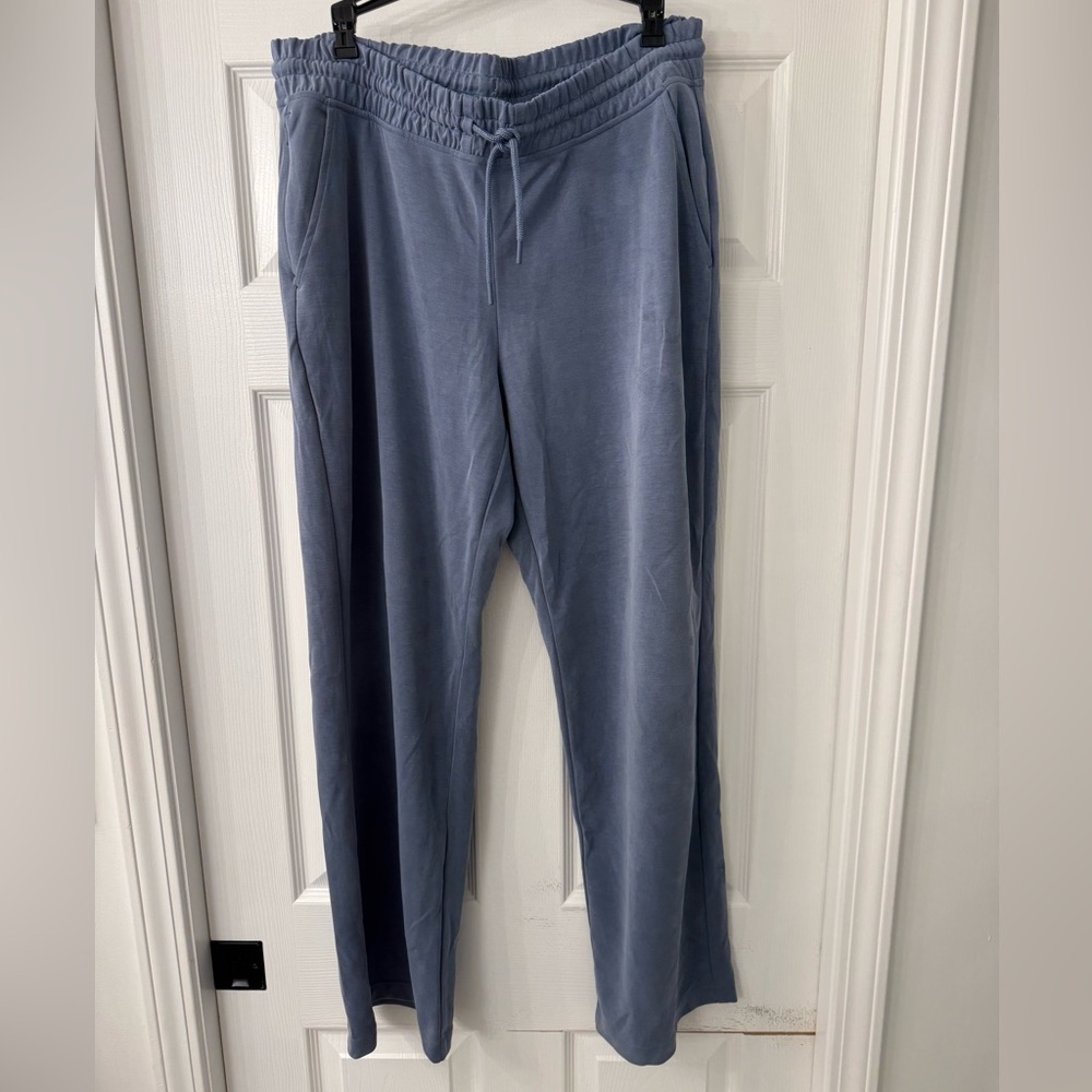 Athleta Women's Seasoft Mid Rise Pant